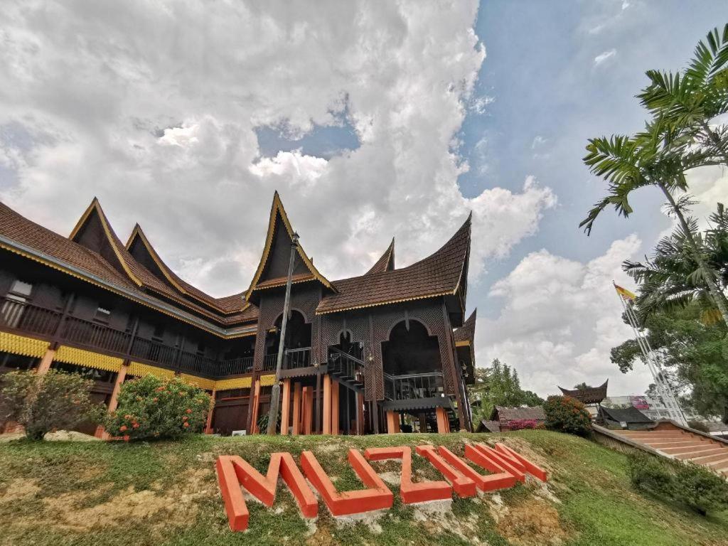 Palm Seremban Hotel Экстерьер фото