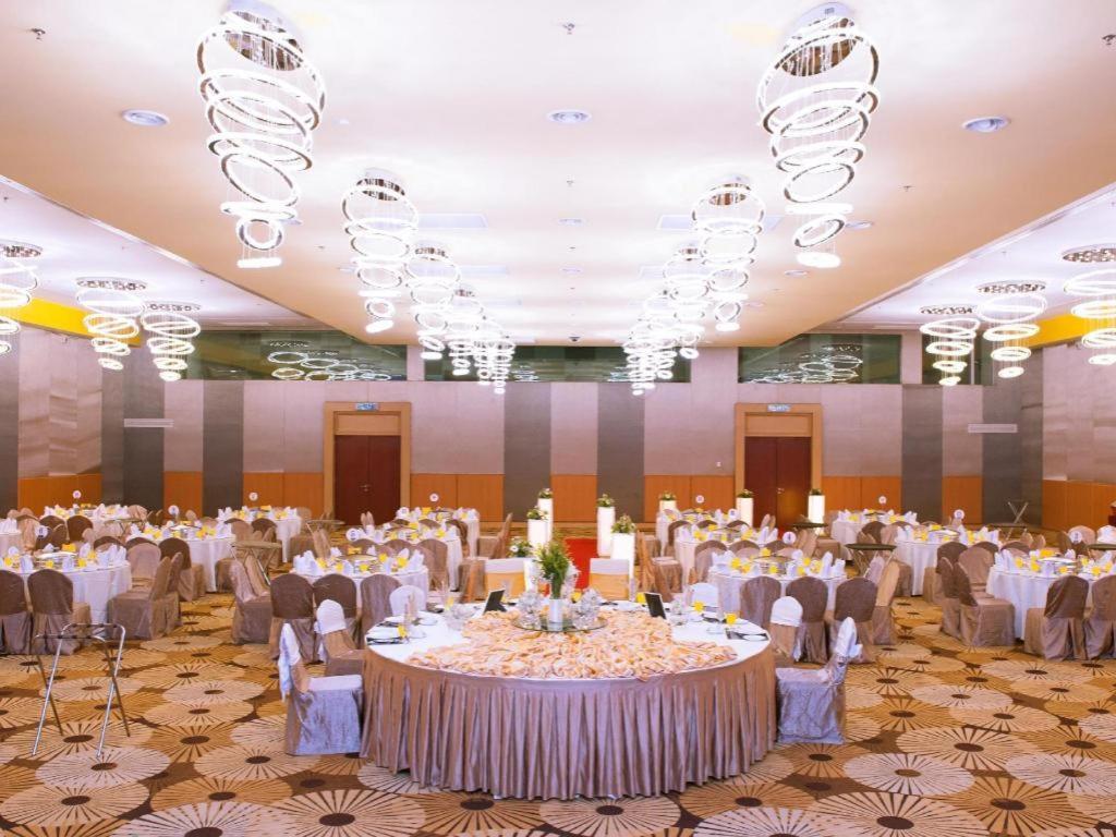 Palm Seremban Hotel Экстерьер фото